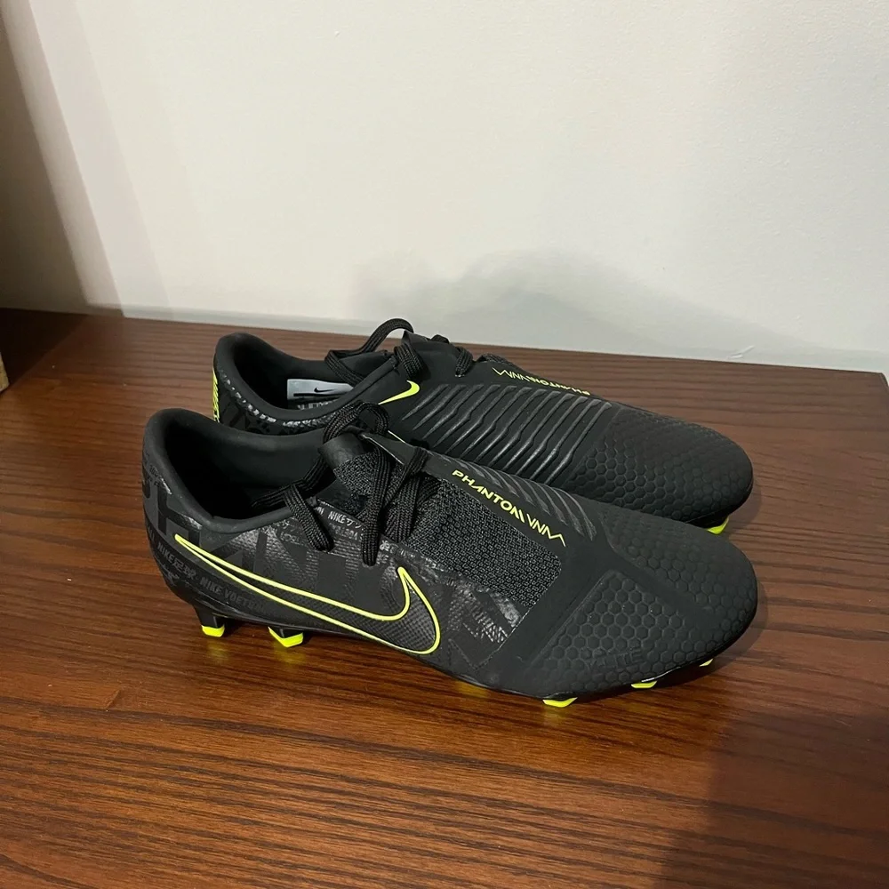 Nike Phantom Venom Pro FG Football Soccer Cleats